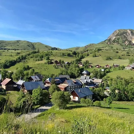 Charming - Close To Les Sybelles Slopes Apartamento *